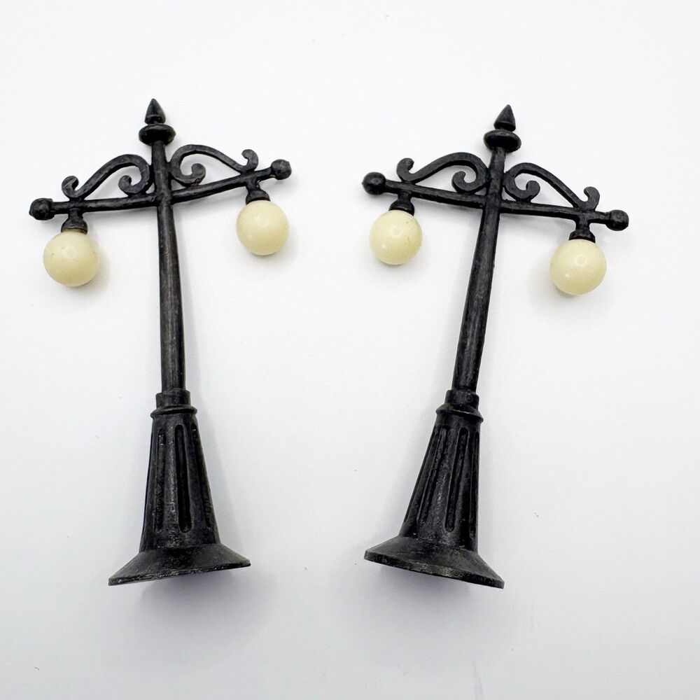 Forma Vitrum Street Light Pewter Miniature Vitreville Collection By Bill Job